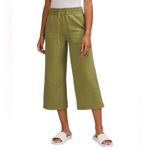 Lululemon Loungeful High-Rise Wide Leg Crop